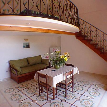 Ludovica Tipo C Apartment Positano Ruang foto
