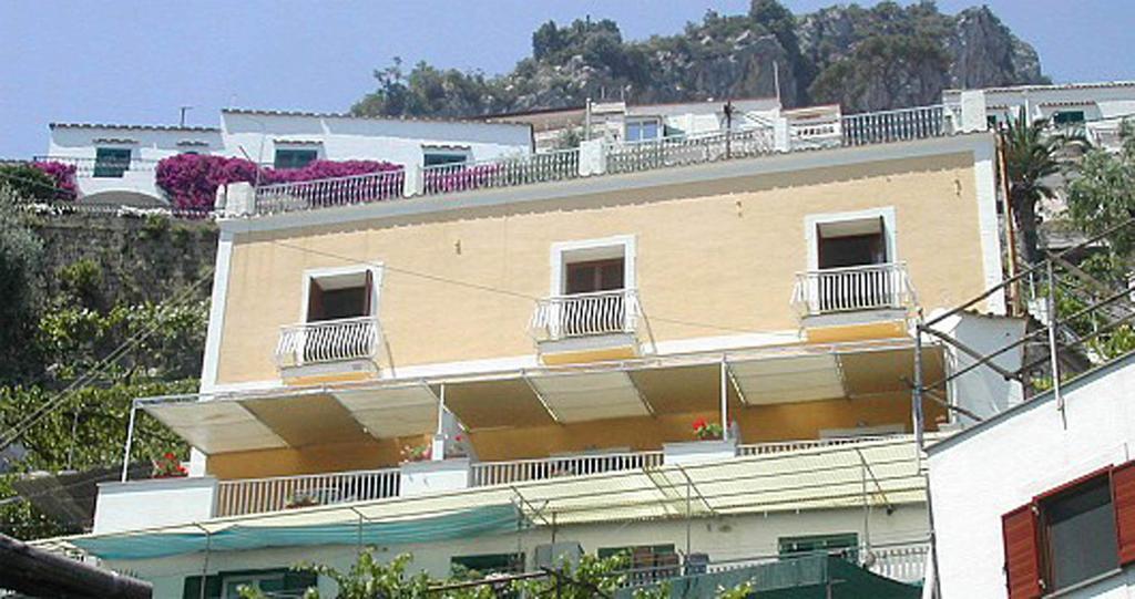 Ludovica Tipo C Apartment Positano Ruang foto
